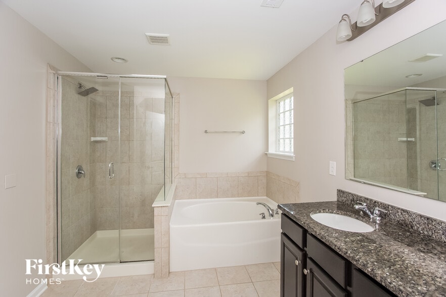 Building Photo - 4018 Martele Dr