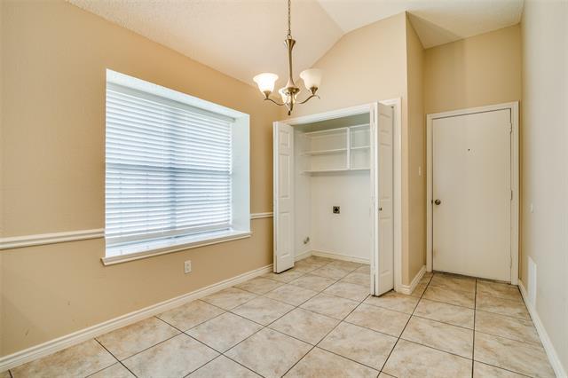 Building Photo - 1802 Elm Creek Dr