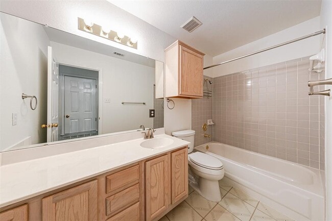 Building Photo - 7417 Peabody Dr