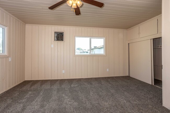 Building Photo - 312 S Myrtle St