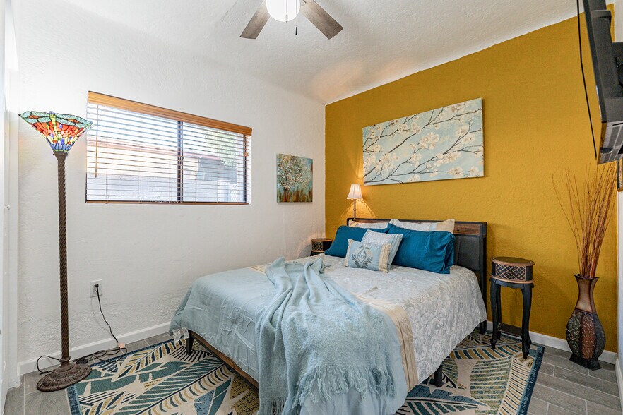 Queen bedroom - 227 E 24th St