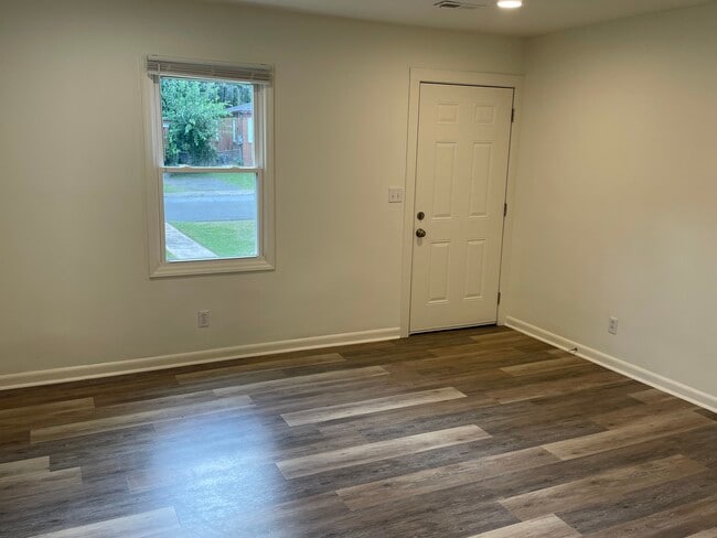 Building Photo - 1826 Taylor Ave