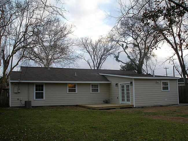 Building Photo - 6626 Corbin St