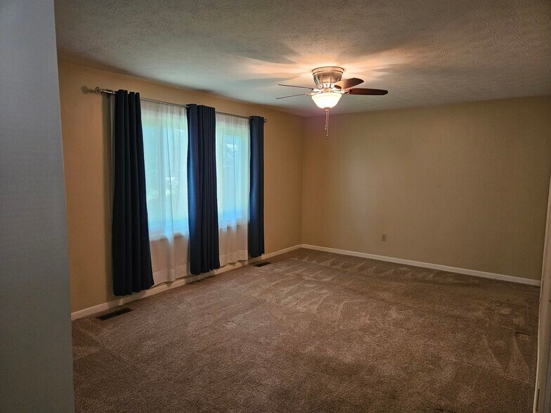 Master Suite - 569 Meadow Dr