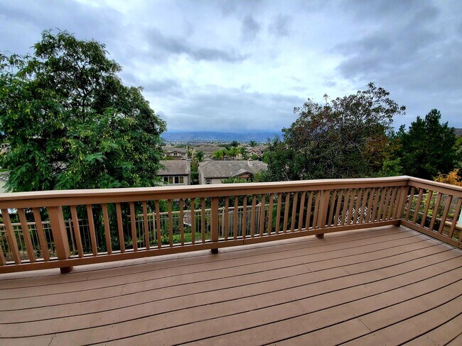 Building Photo - GORGEOUS Executive Home. OFFICE /LOFT/ GRE...