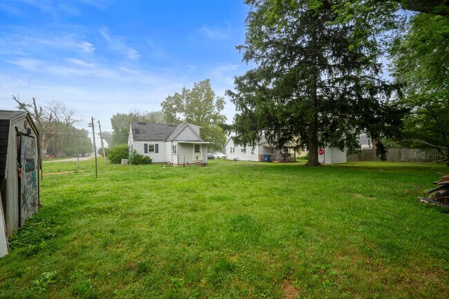 Building Photo - 2520 S Andrews Rd