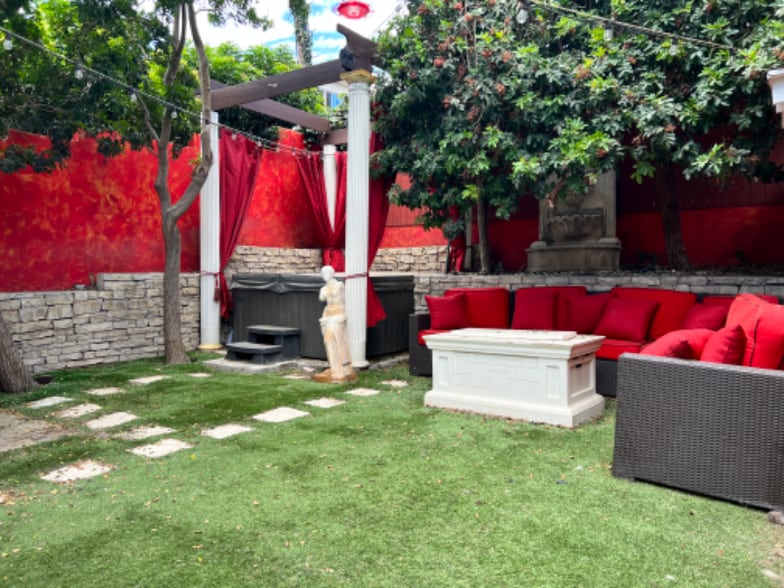 Building Photo - 1905 Elanita Dr