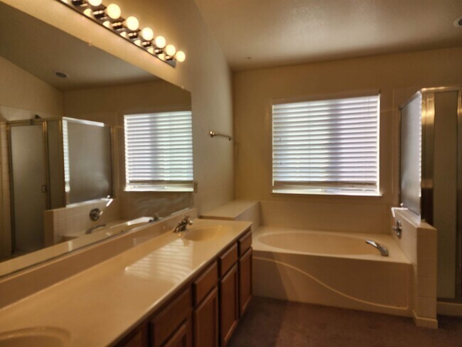 Building Photo - Beautiful Northwest Reno Home!