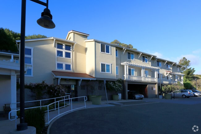 Building Photo - The Fireside Apartments