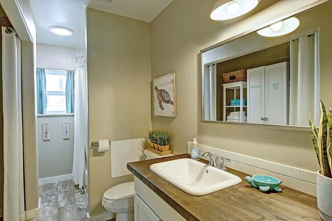 Building Photo - 1129 Eleventh Street-SI FL1-ID1023188P