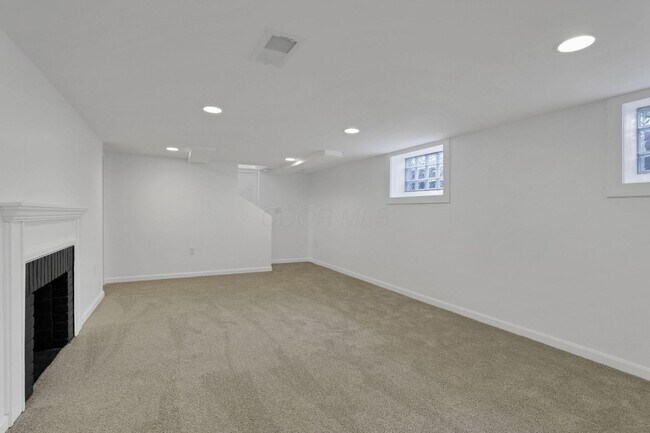 Building Photo - 2615 Northwest Blvd