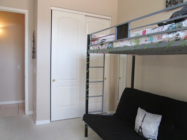 Building Photo - Unfurnished - 1 Year Rental