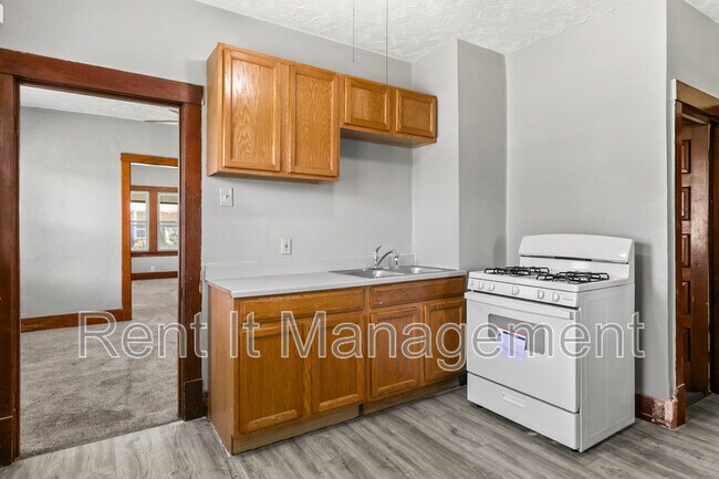 Building Photo - 2820 N 19th Ave