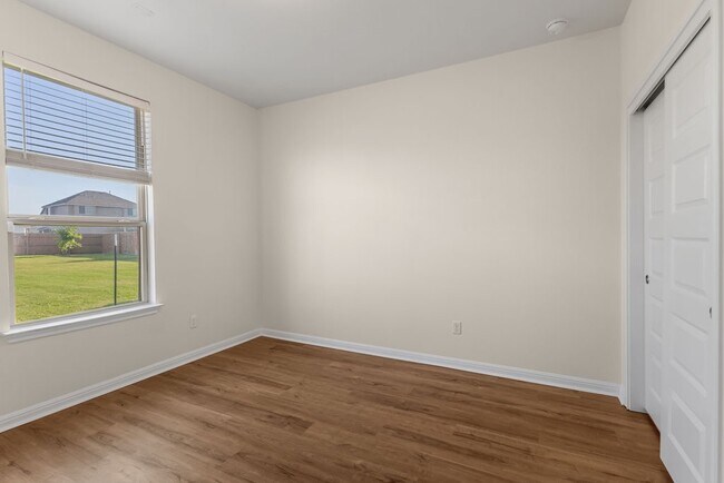 Building Photo - 5461 Vanner Path