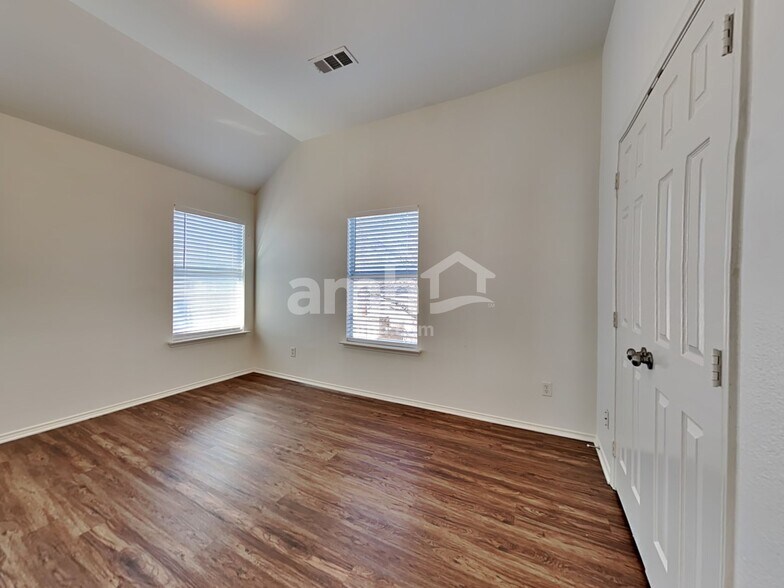 Building Photo - 1715 Ash Ln