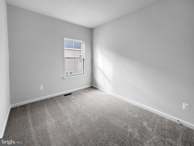 Building Photo - 2571 Hopton Ln