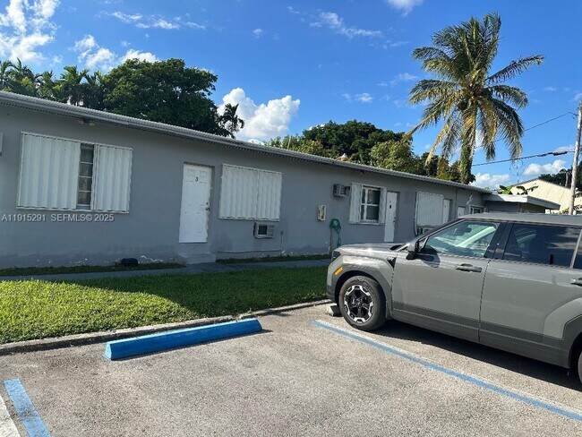 Building Photo - 1293 NE 109th St