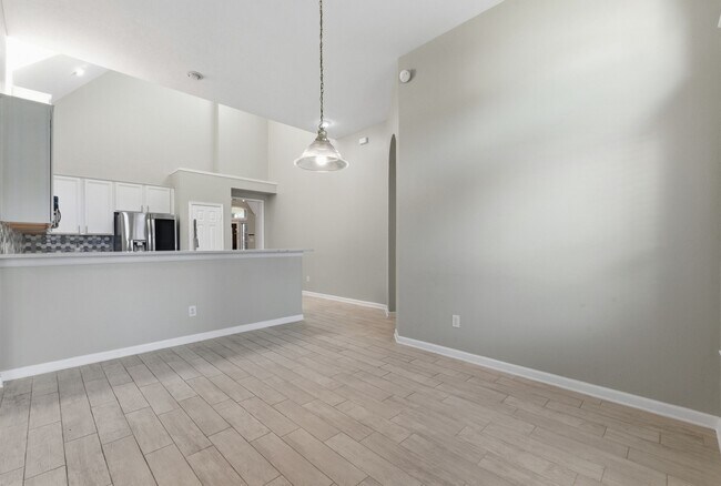 Building Photo - 7215 Bristol Ridge Dr