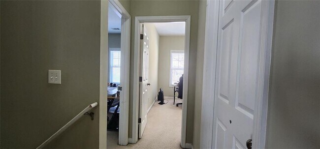 Building Photo - 2877 Cross Creek Dr