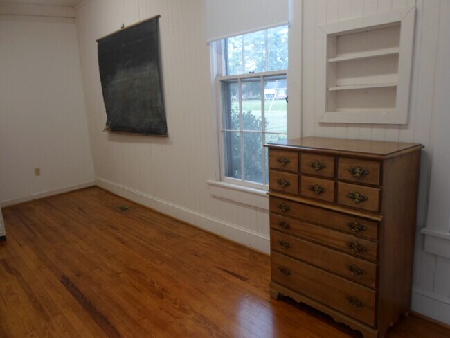 Second bedroom - 113 NC-32