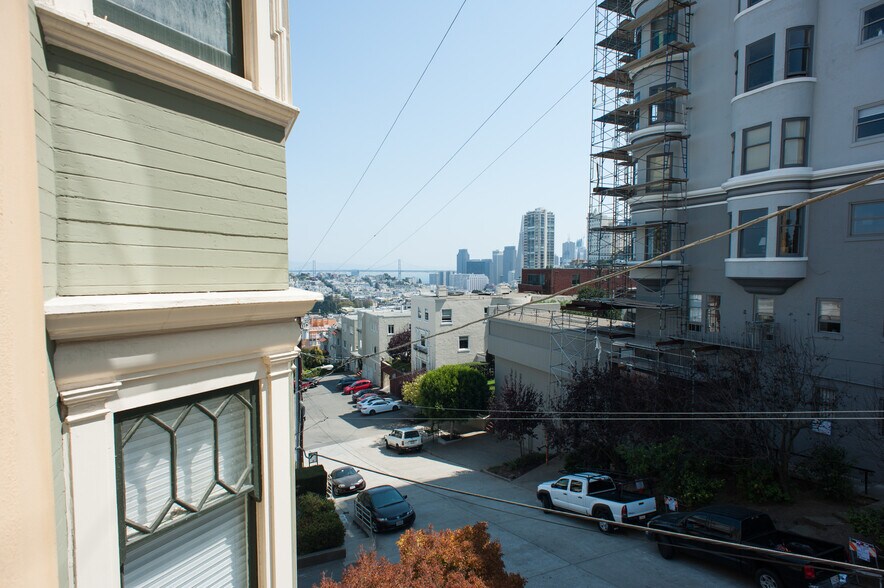 Building Photo - 2204 Hyde St