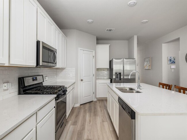 Building Photo - 2810 Dell Hollow Dr