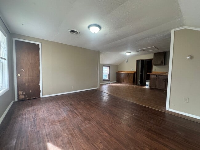 Building Photo - 212 Depeyster St