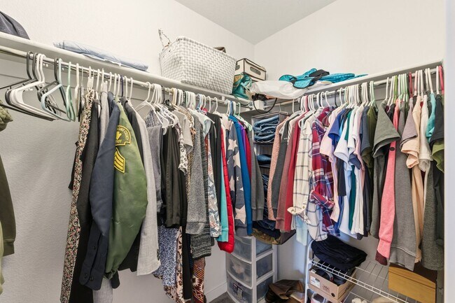 Building Photo - Modern 3-Bed 2.5-Bath Home on Corner Lot i...