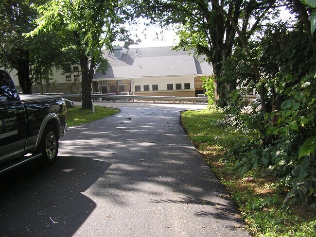 Building Photo - 635 Park Street