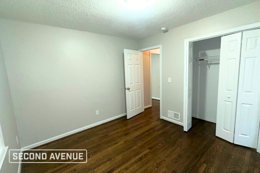 Building Photo - 101 15th Ct NW