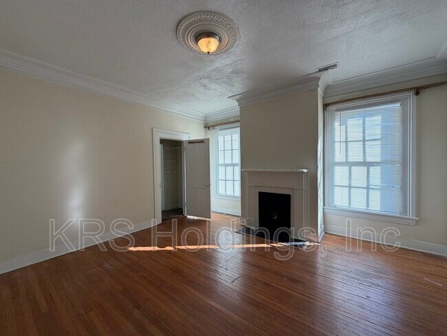 Building Photo - 125 S Willard Ave