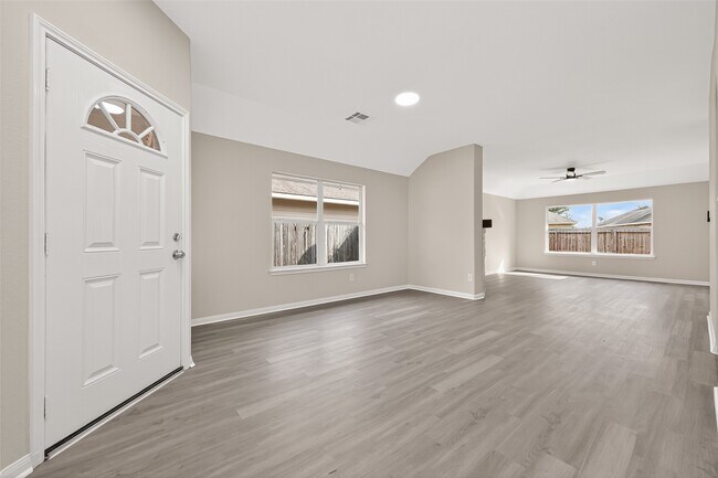 Building Photo - 21406 Forest Colony Dr