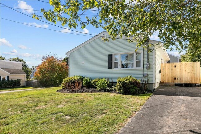 Building Photo - 23 Holten Ave