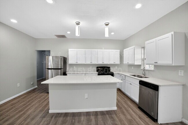 Building Photo - 3916 2nd St