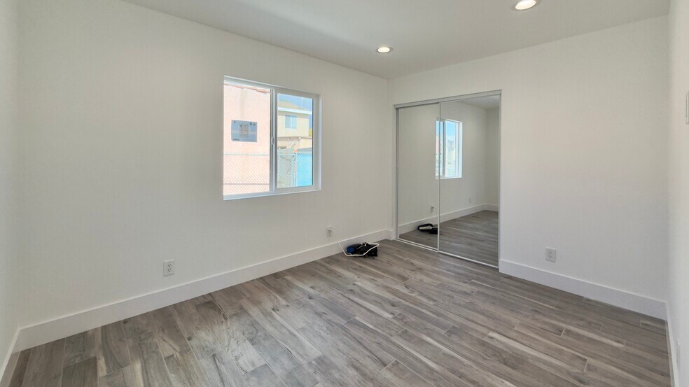 Building Photo - 1346 Fraser Ave