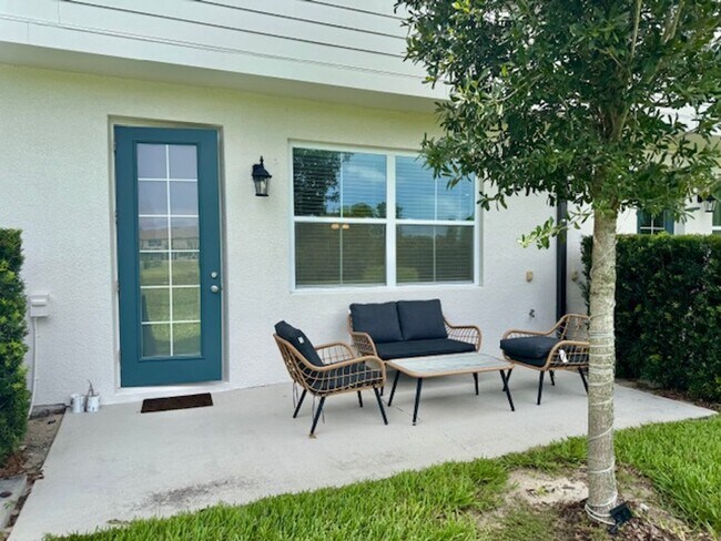 Building Photo - Townhome for rent with garage in Champions...