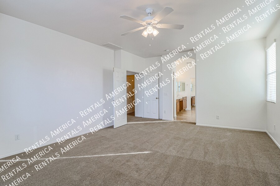 Building Photo - 14332 W Crocus Dr