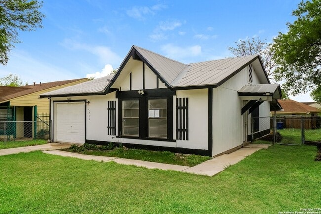 Building Photo - 5916 Mission Sunrise