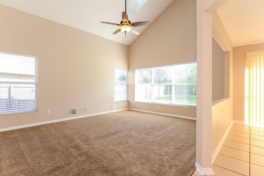 Building Photo - 1721 Scotch Pine Dr