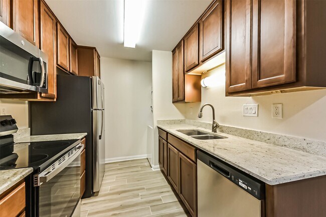 Building Photo - 1860 White Oak Dr