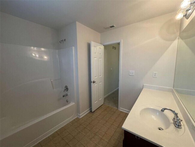 Building Photo - 4205 Pointe Vecchio Cir