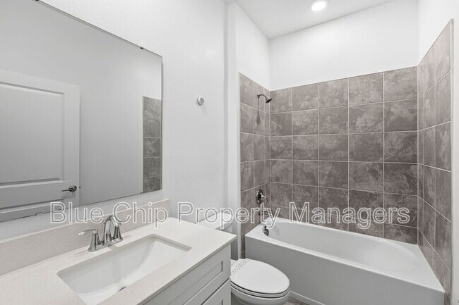Building Photo - 2066 Shaggy Fisher Dr