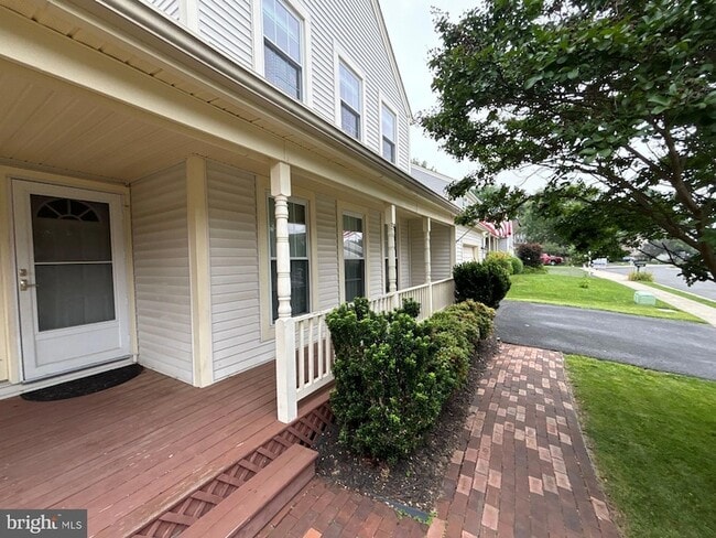 Building Photo - 18428 Gardenia Way