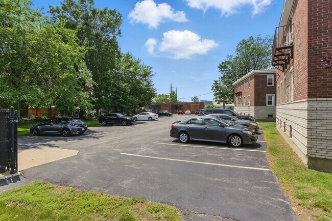 Building Photo - 42 Newman Rd
