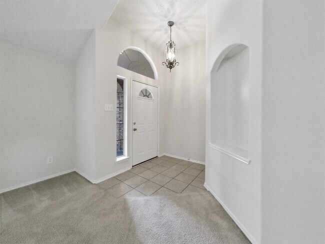Building Photo - 427 Northvalley Dr
