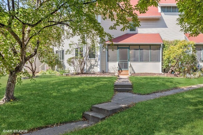 Building Photo - Charming Renovated Home with Modern Amenit...