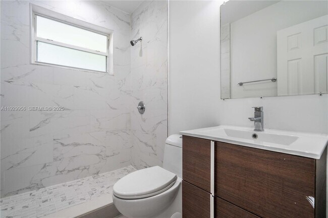 Building Photo - 465 NE 59th St