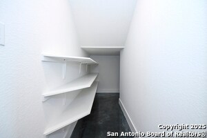 Building Photo - 1430 Hays St