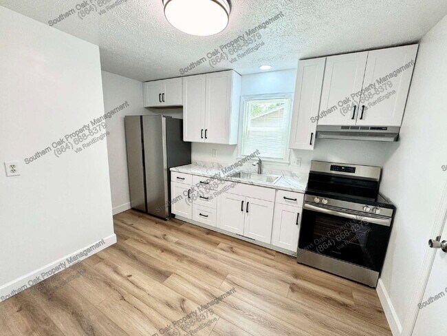 Building Photo - 104 Caron Ln