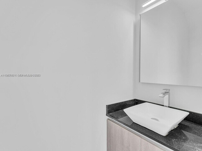 Building Photo - 6130 SW 36th Ct